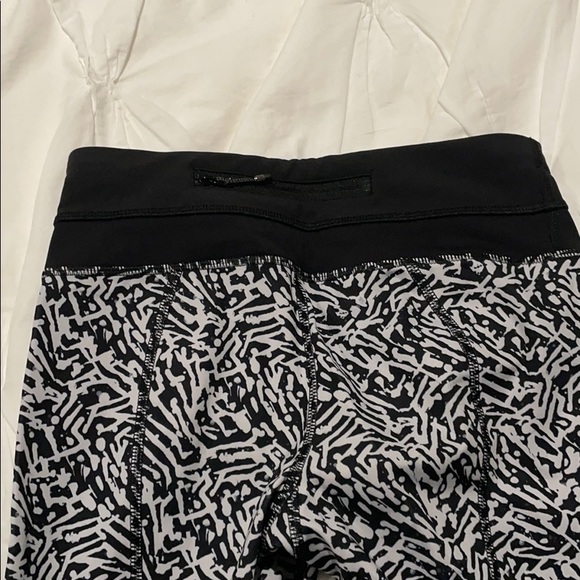 Lululemon Capri Leggings - Picture 2 of 5